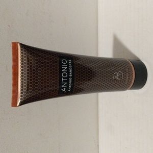 2 Antonio by Antonio Banders shower gel 2.5 oz.